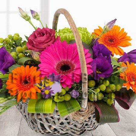 Cesto di fiori misto festa della mamma