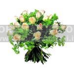  BOUQUET WITH ROSES AND GREEN